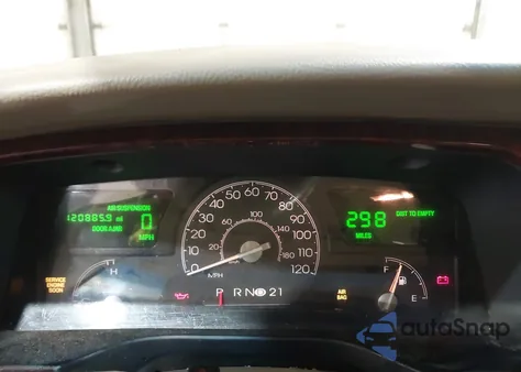 2005 Lincoln Town Car Signature из США, поврежденный, VIN 1LNHM81W75Y610281